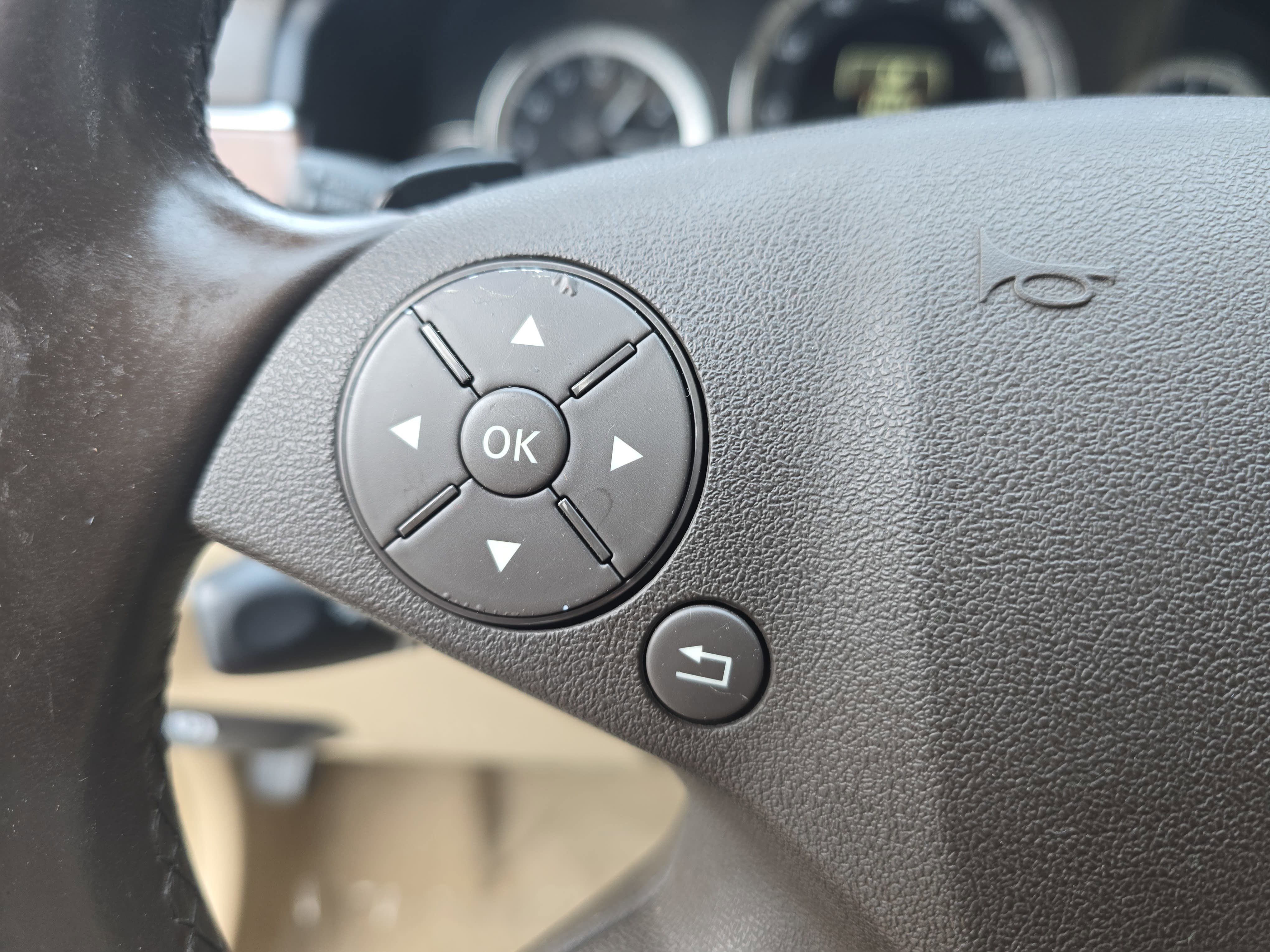 Used 2013 Mercedes-Benz E 350 Sedan image 17