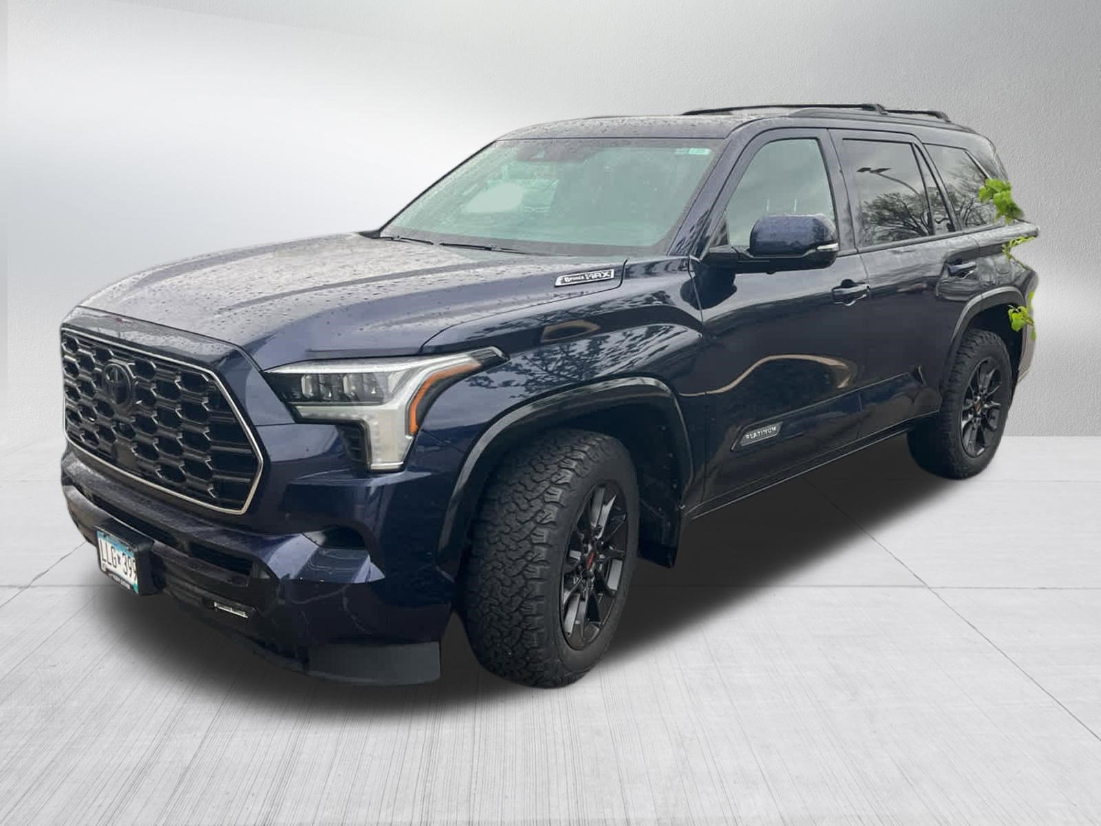 Used 2024 Toyota Sequoia Platinum AWD/4WD image 3