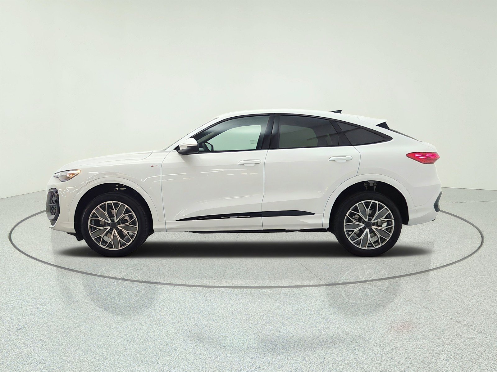 New 2026 Audi Q5 Premium Plus AWD/4WD image 8