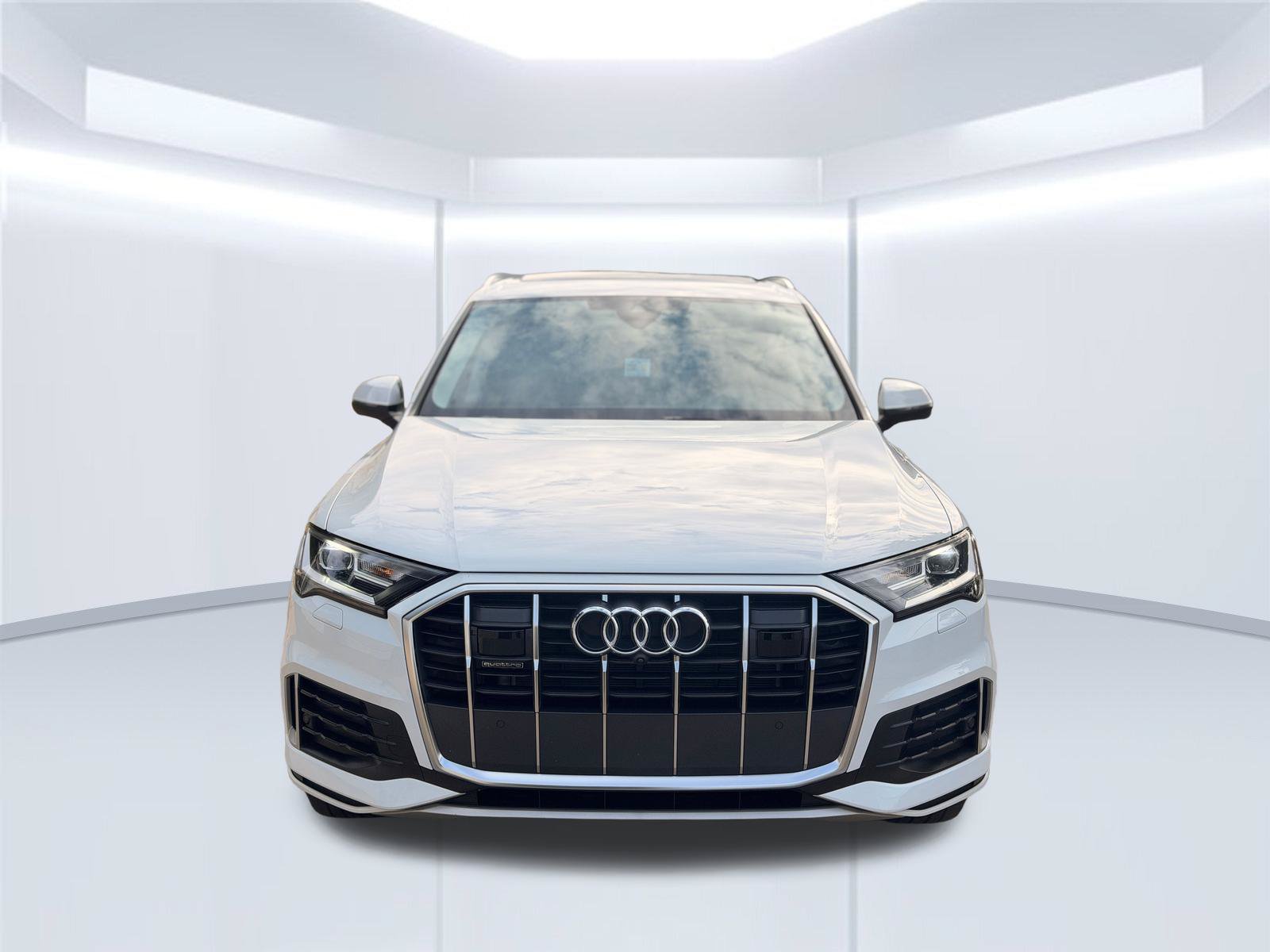 Used 2023 Audi Q7 2.0T Premium w/ Convenience Package AWD/4WD image 2
