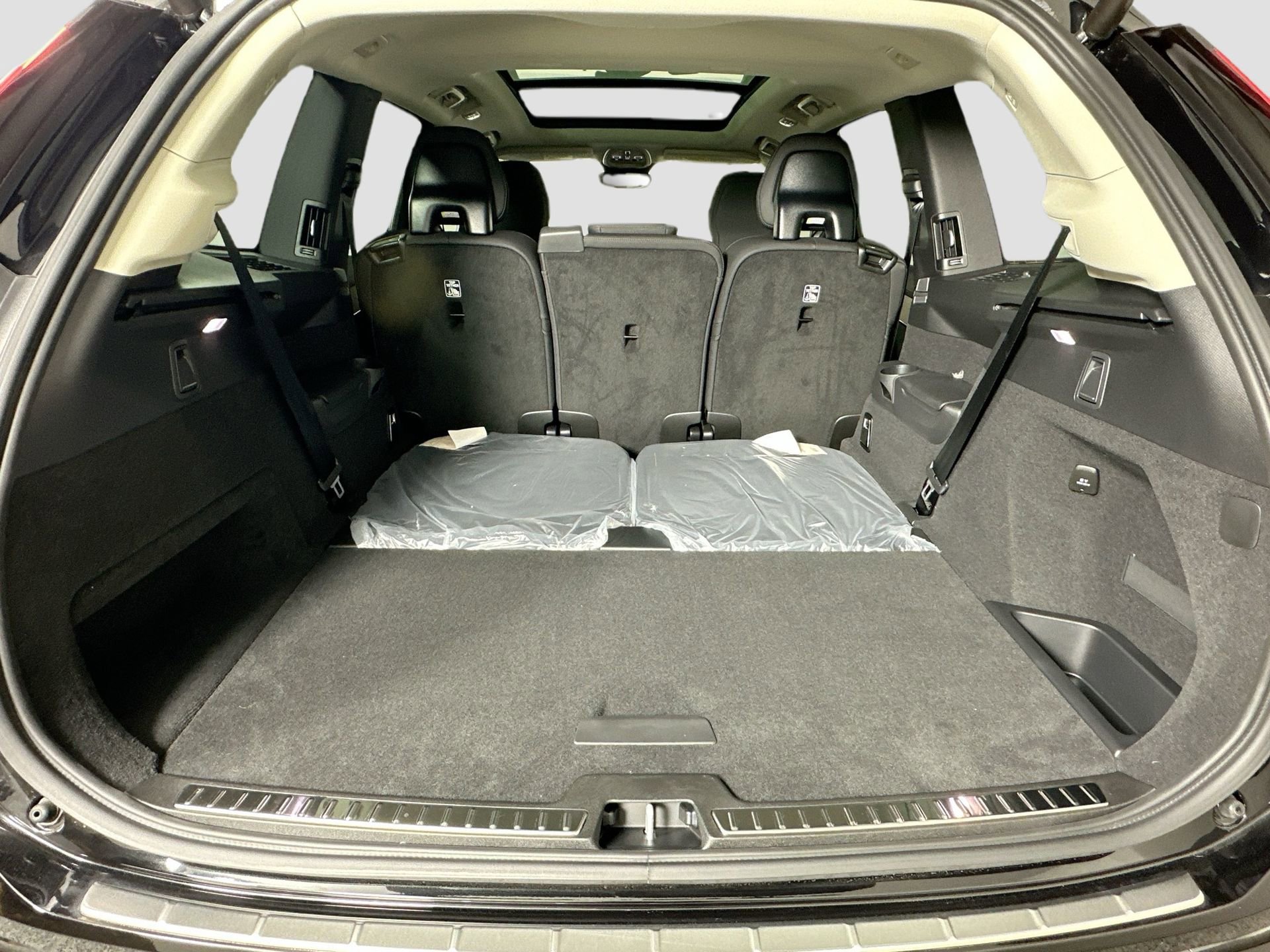 New 2026 Volvo XC90 B6 Core AWD/4WD image 27