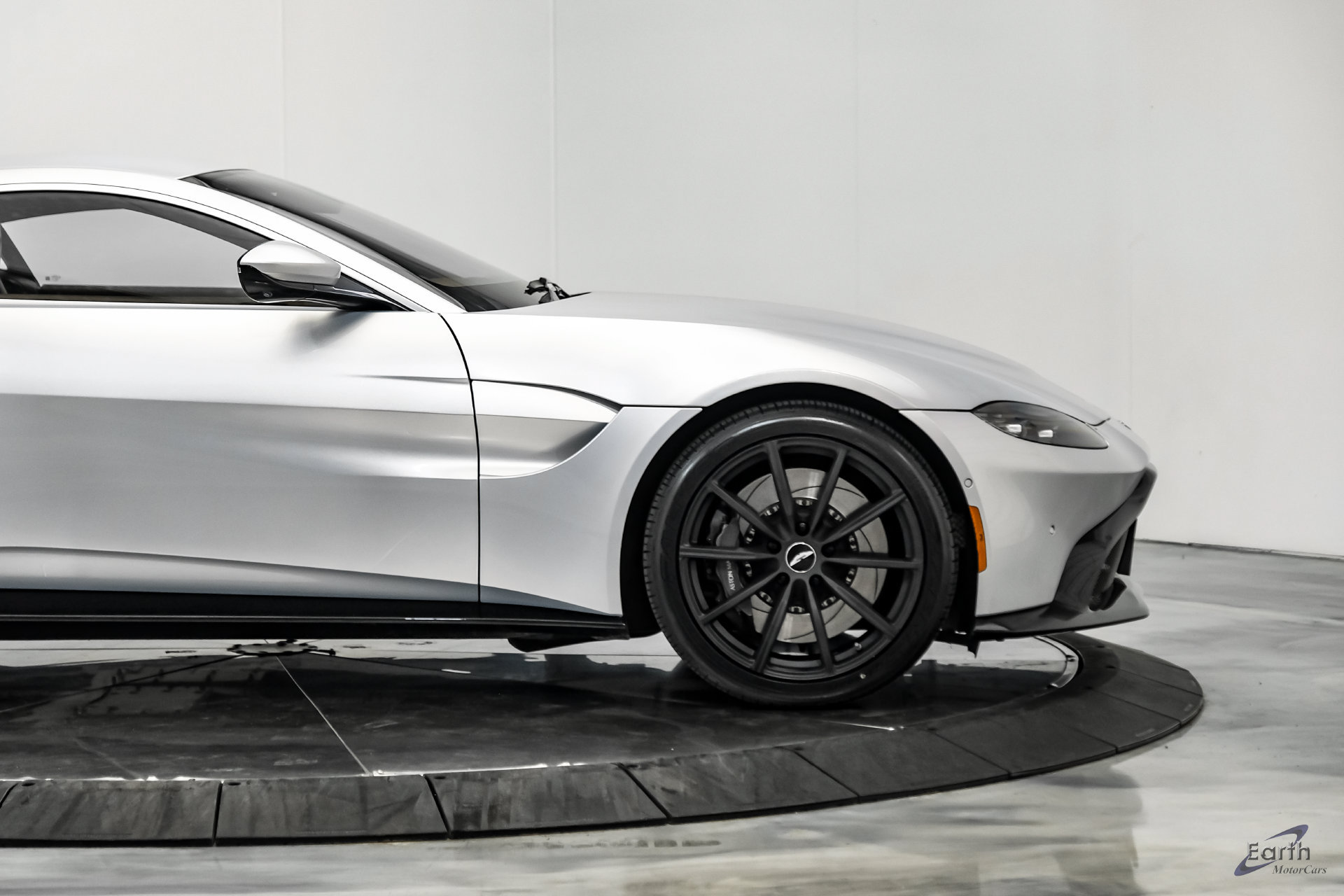 Used 2020 Aston Martin V8 Vantage Coupe RWD image 22