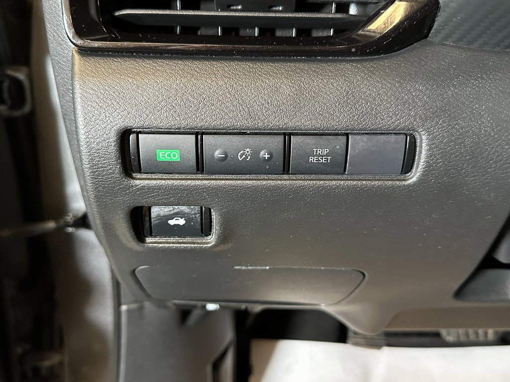 Used 2020 Nissan Sentra S image 16