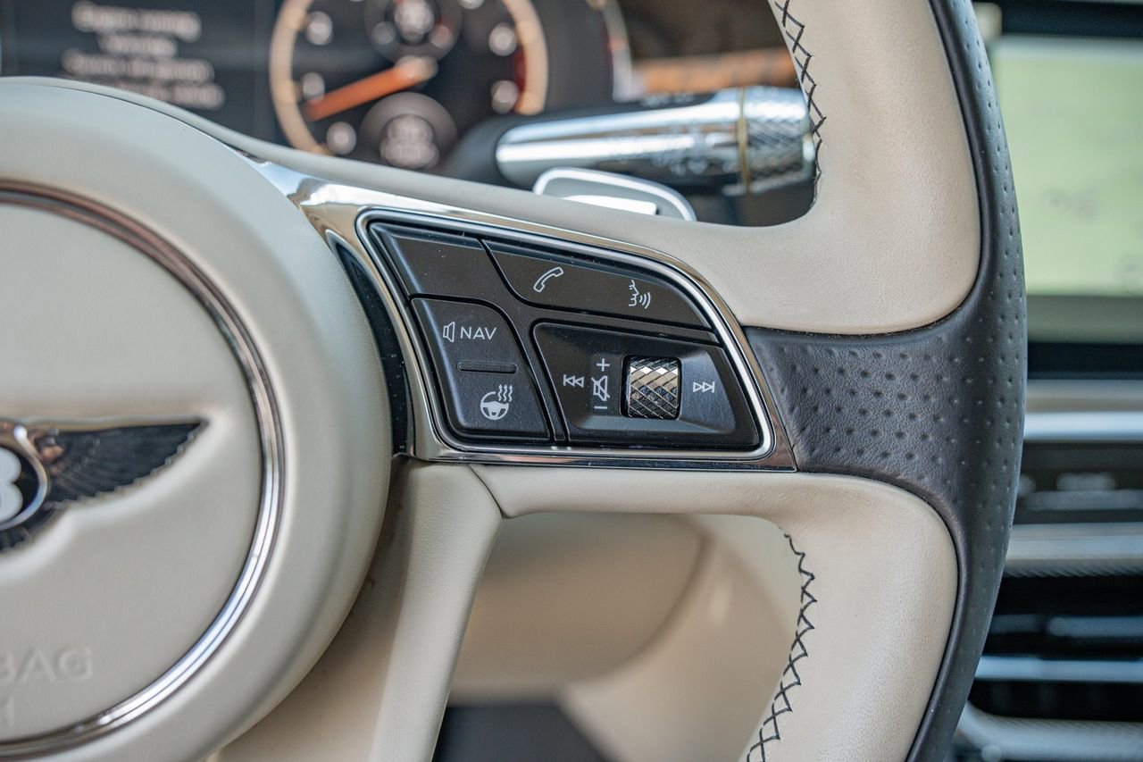 Used 2020 Bentley Flying Spur W12 image 24