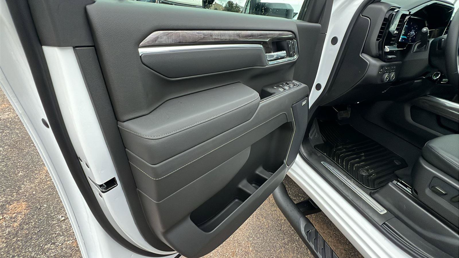New 2026 Chevrolet Silverado 3500 LTZ w/ LTZ Plus Package AWD/4WD image 11