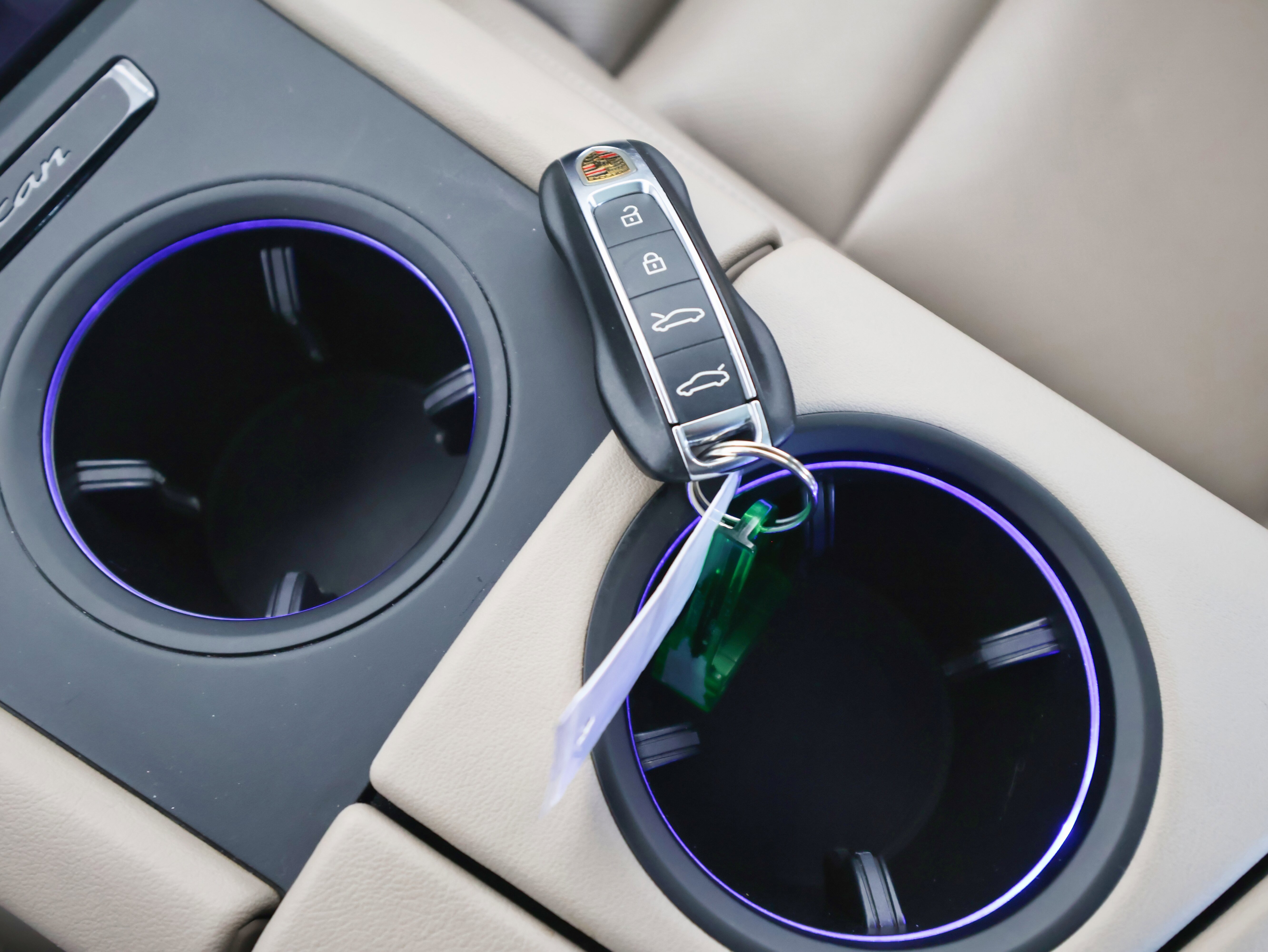 Used 2022 Porsche Taycan 4S image 46