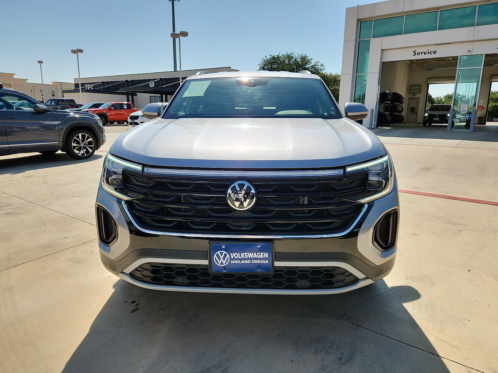 Certified 2025 Volkswagen Atlas Cross Sport SE FWD video 2