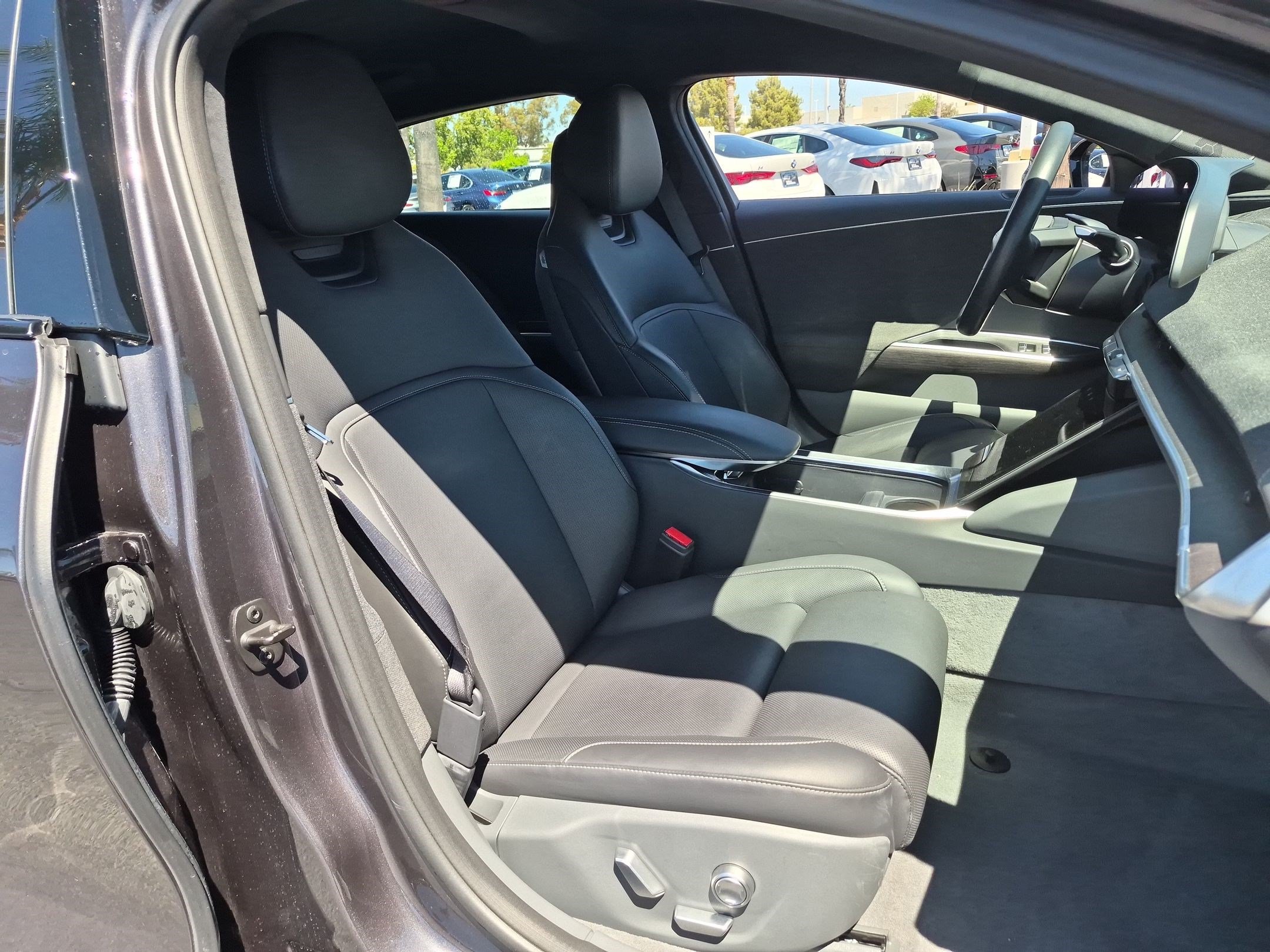 Used 2024 Lucid Air Pure RWD image 31