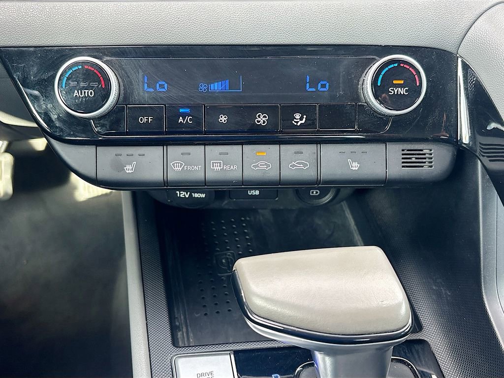 Used 2023 Hyundai Elantra SEL w/ Convenience Package image 16