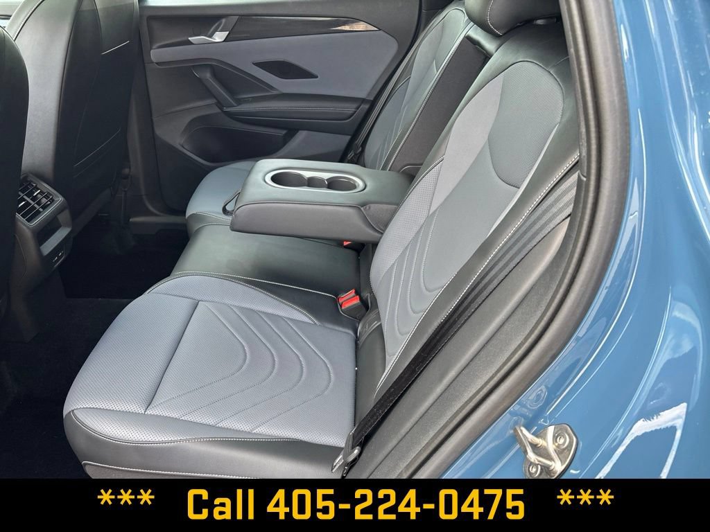 Used 2025 Volkswagen Tiguan SE R-Line FWD image 11