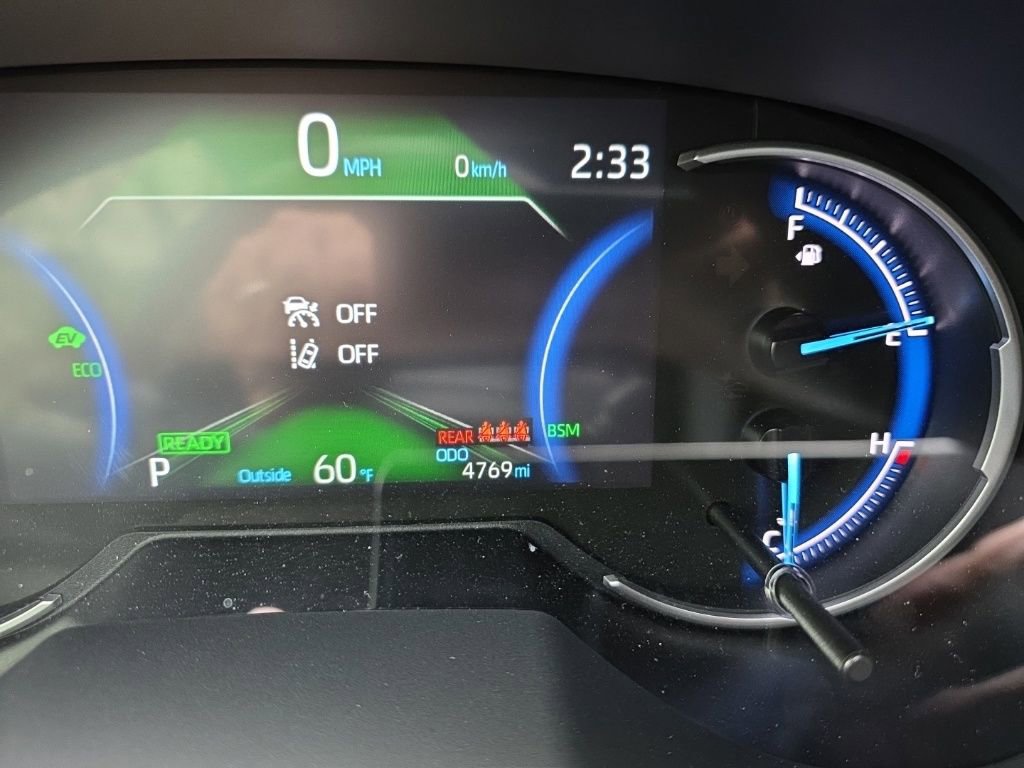 Used 2025 Toyota RAV4 XSE image 27