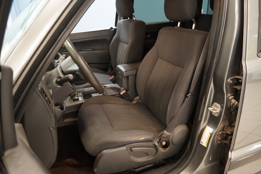 Used 2012 Jeep Liberty Sport AWD/4WD image 3