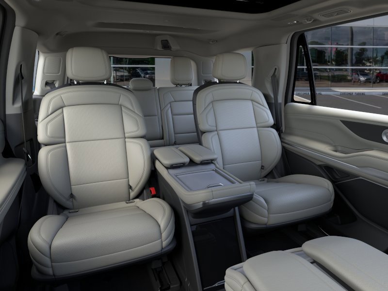 New 2026 Lincoln Navigator Reserve w/ Jet Appearance Package image 11