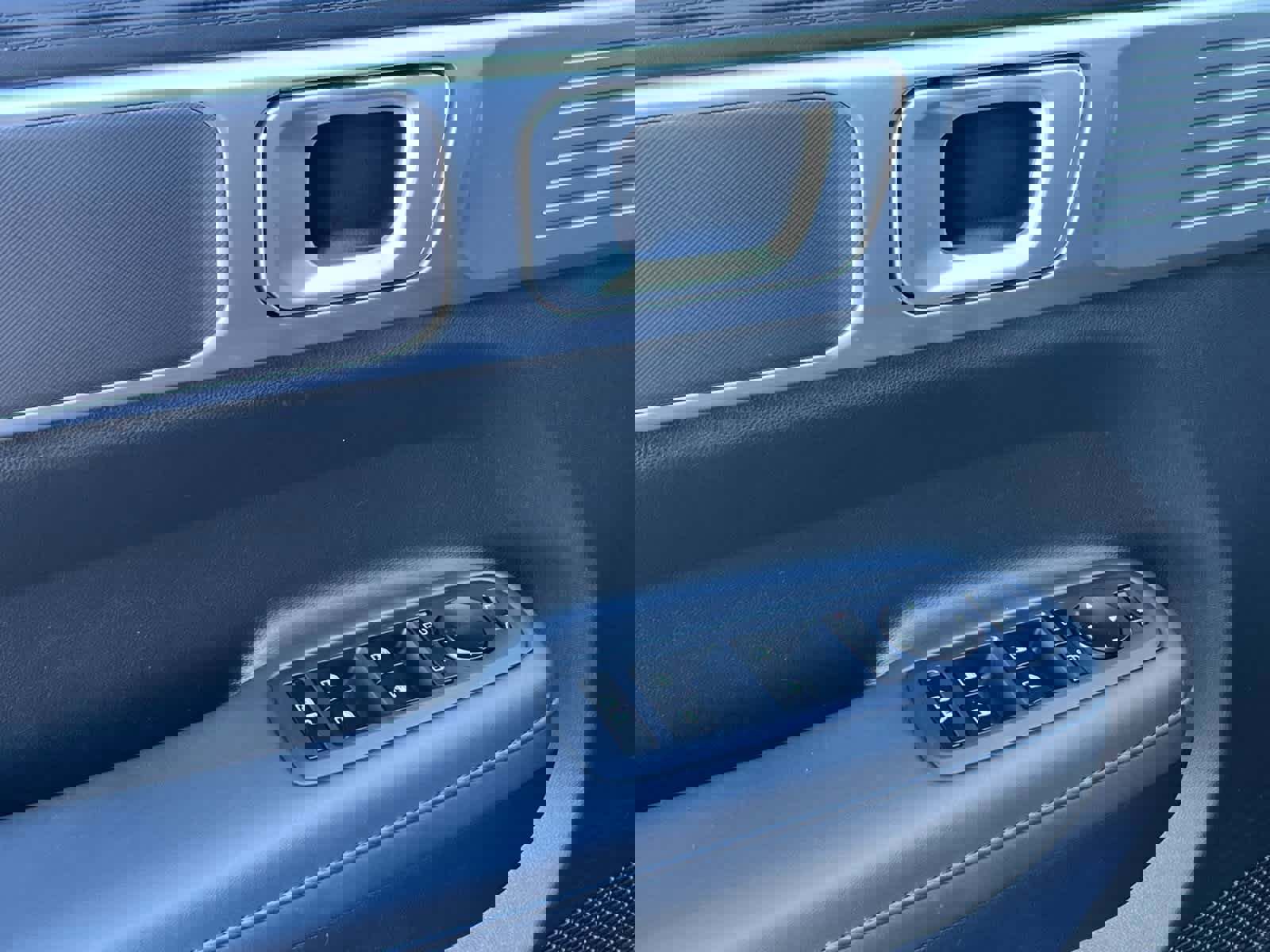 Used 2024 Hyundai Santa Fe SEL image 12