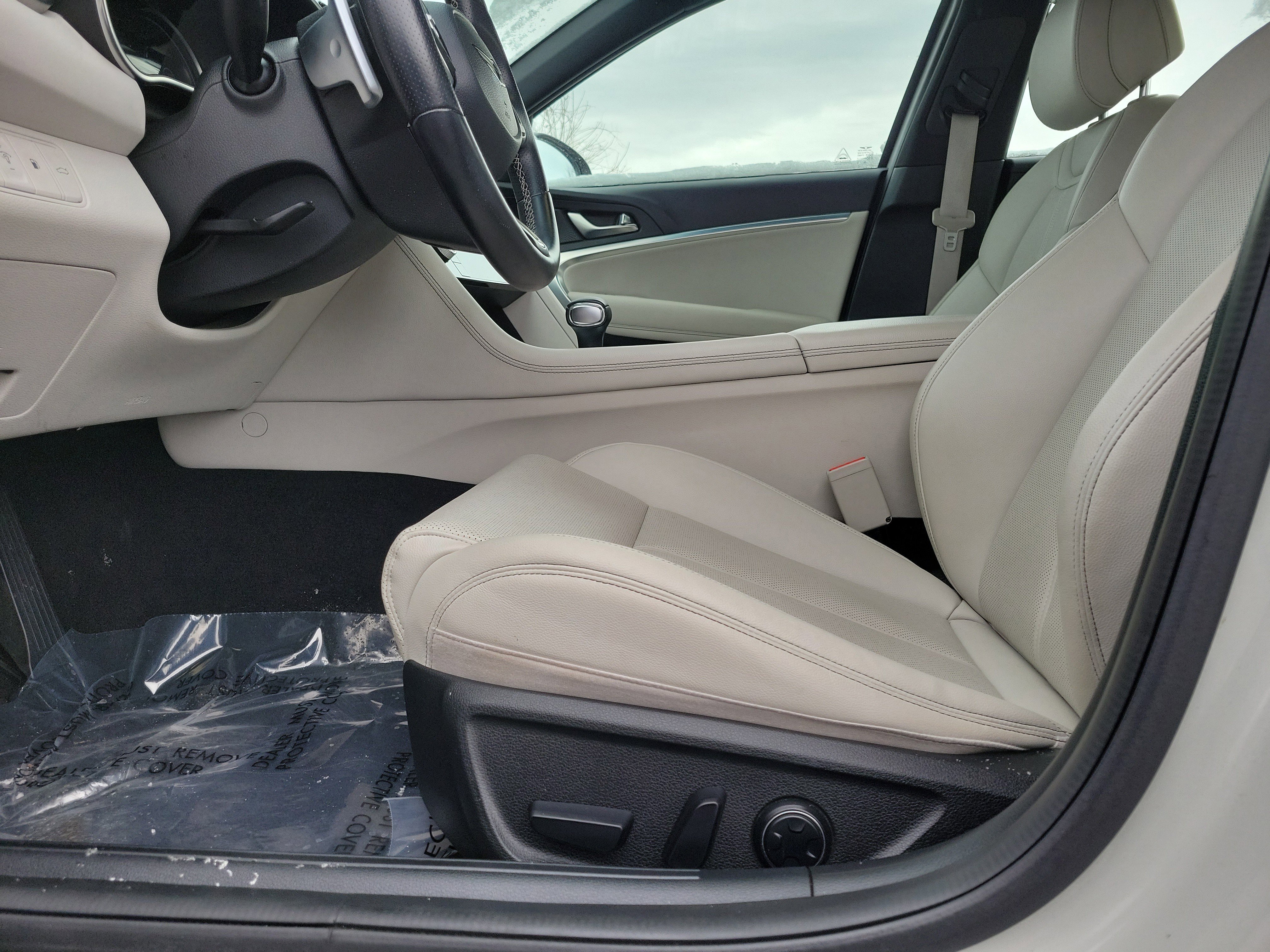 Used 2024 Genesis G70 2.5T image 16