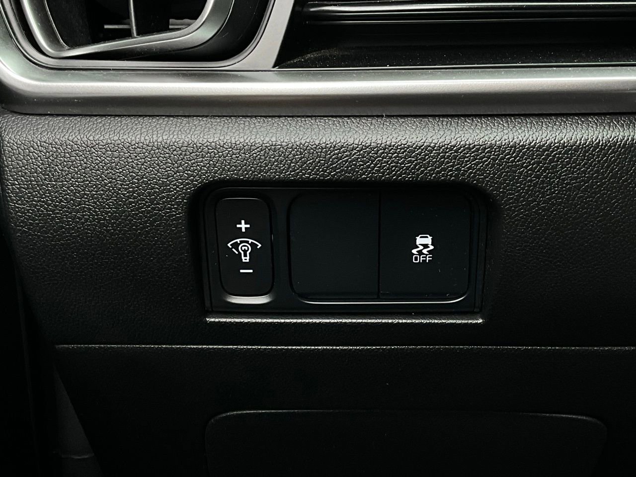 Used 2024 Kia Sorento S image 23