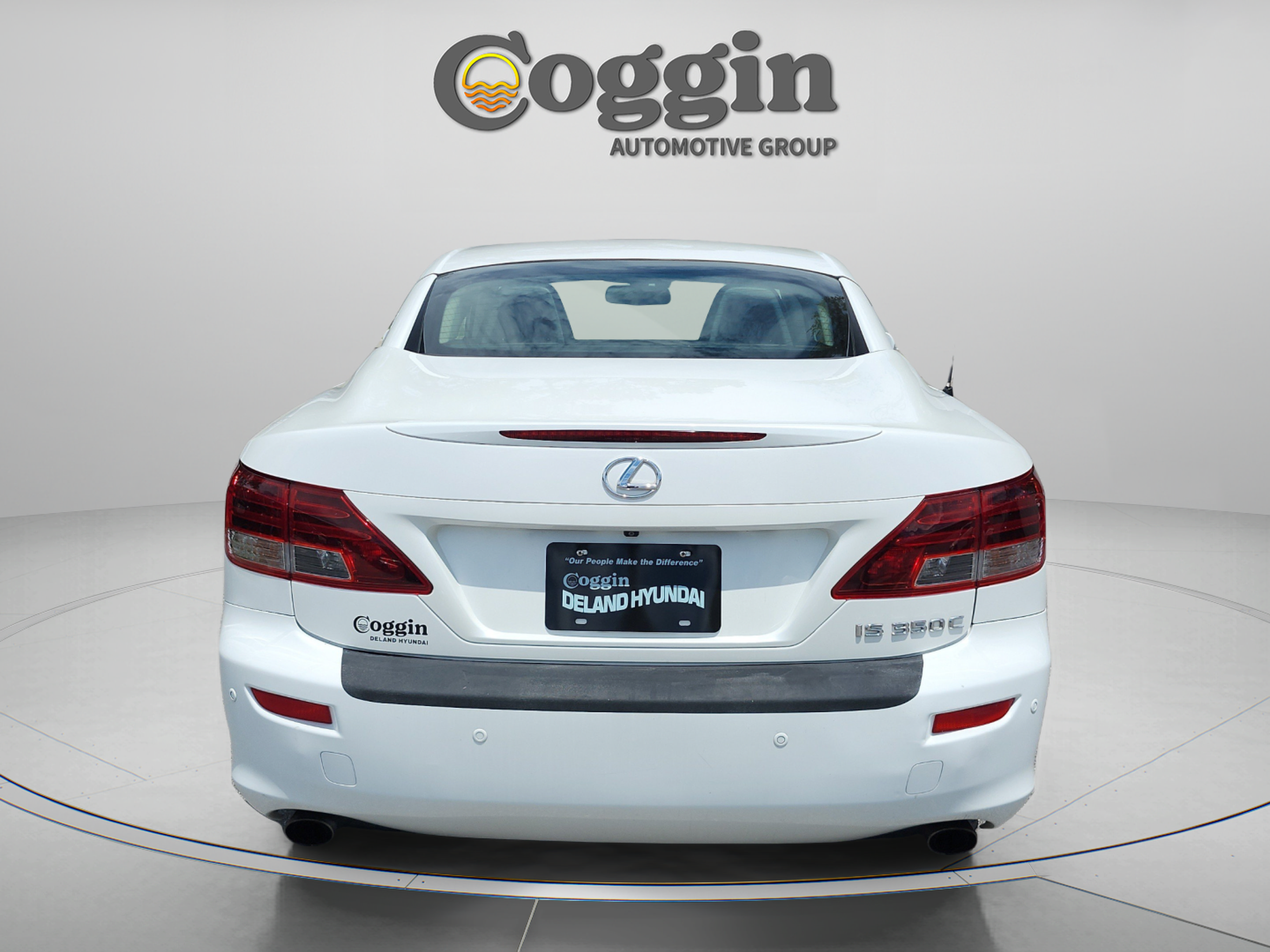 Used 2012 Lexus IS 350C w/ Luxury Pkg RWD image 4