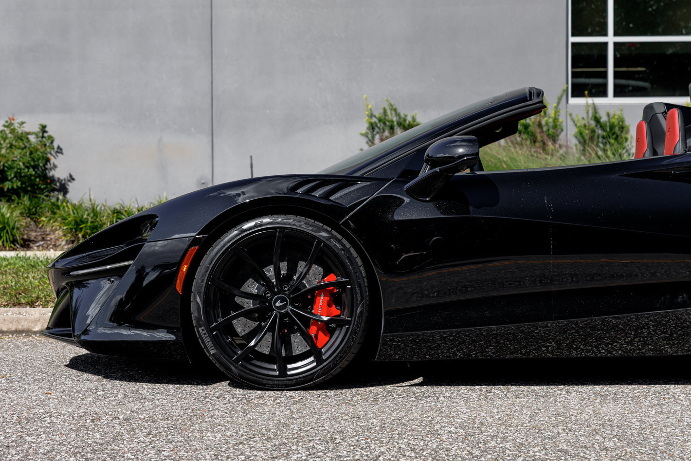 Used 2026 McLaren Artura Spider RWD image 26