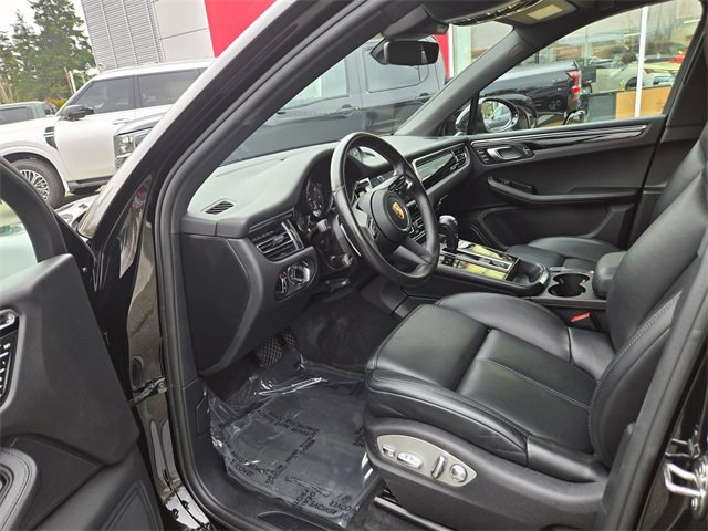 Used 2024 Porsche Macan image 21