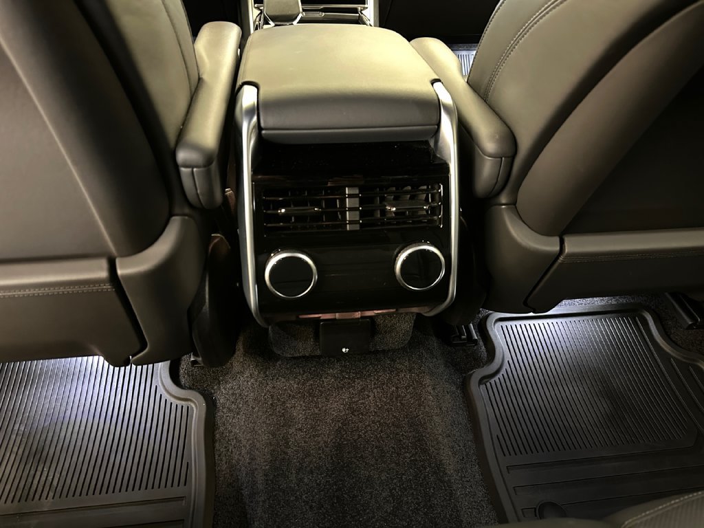 Used 2025 Land Rover Range Rover SE AWD/4WD image 21