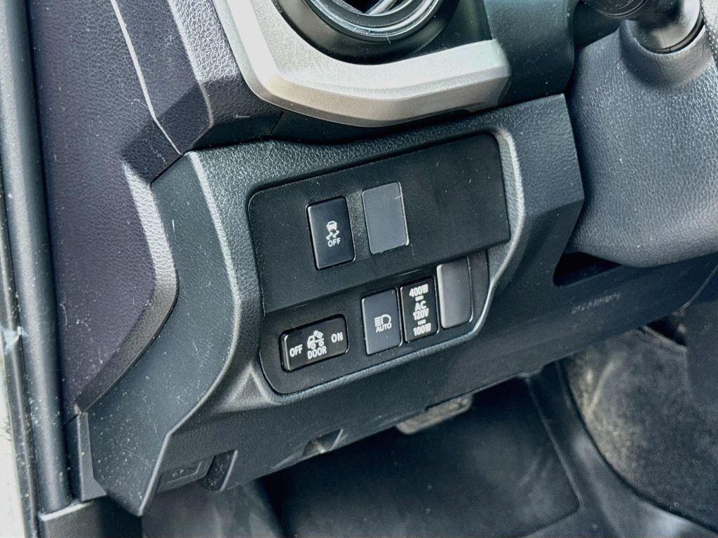 Used 2021 Toyota Tacoma TRD Sport AWD/4WD image 10