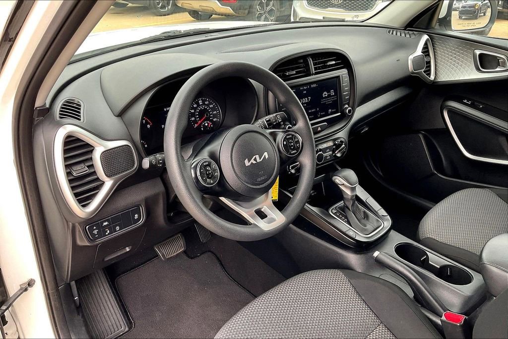 Used 2022 Kia Soul LX w/ Technology Package FWD image 13