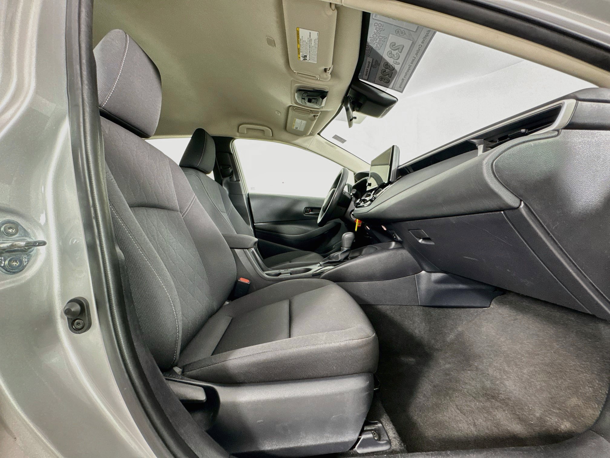 Certified 2025 Toyota Corolla LE FWD image 27