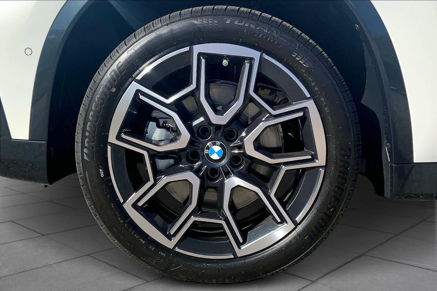 Used 2025 BMW X1 xDrive28i w/ Technology Package AWD/4WD image 11