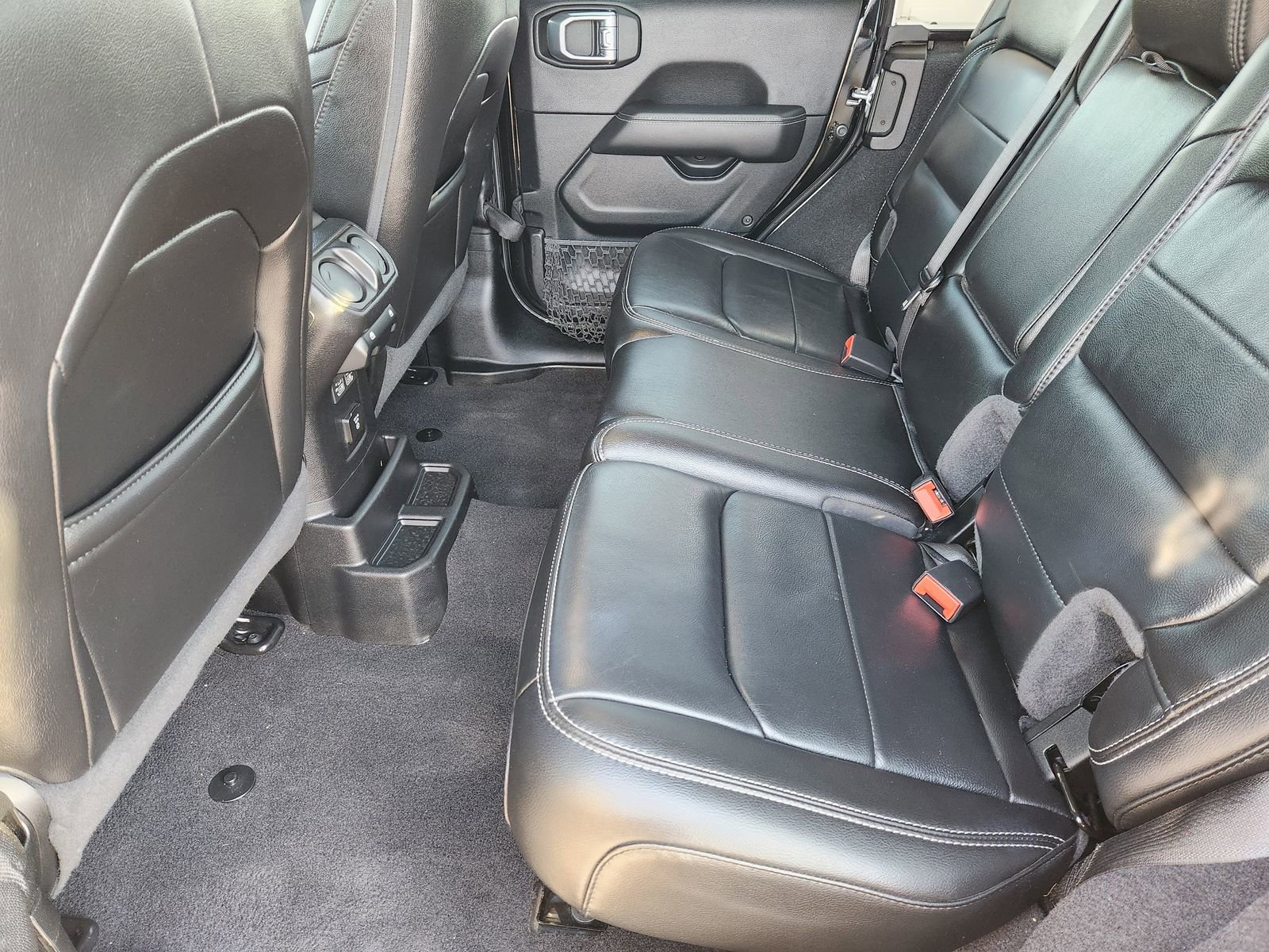 Used 2021 Jeep Wrangler Unlimited Sahara image 35