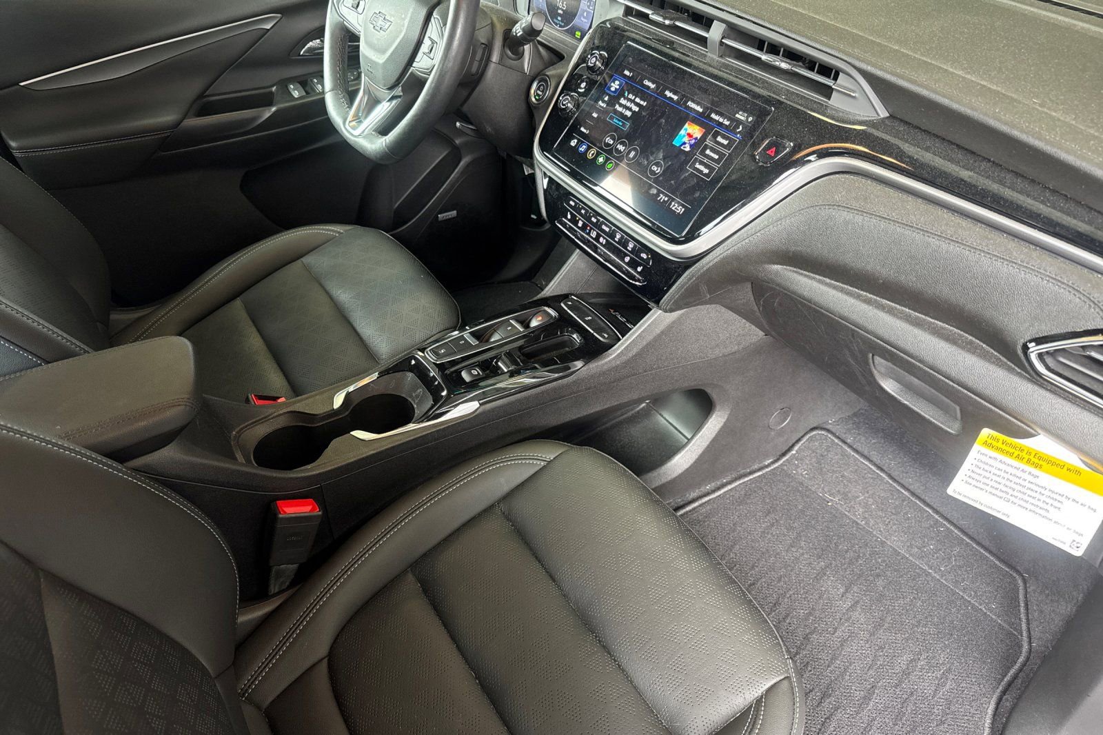 Used 2023 Chevrolet Bolt LT w/ Infotainment Package FWD image 19