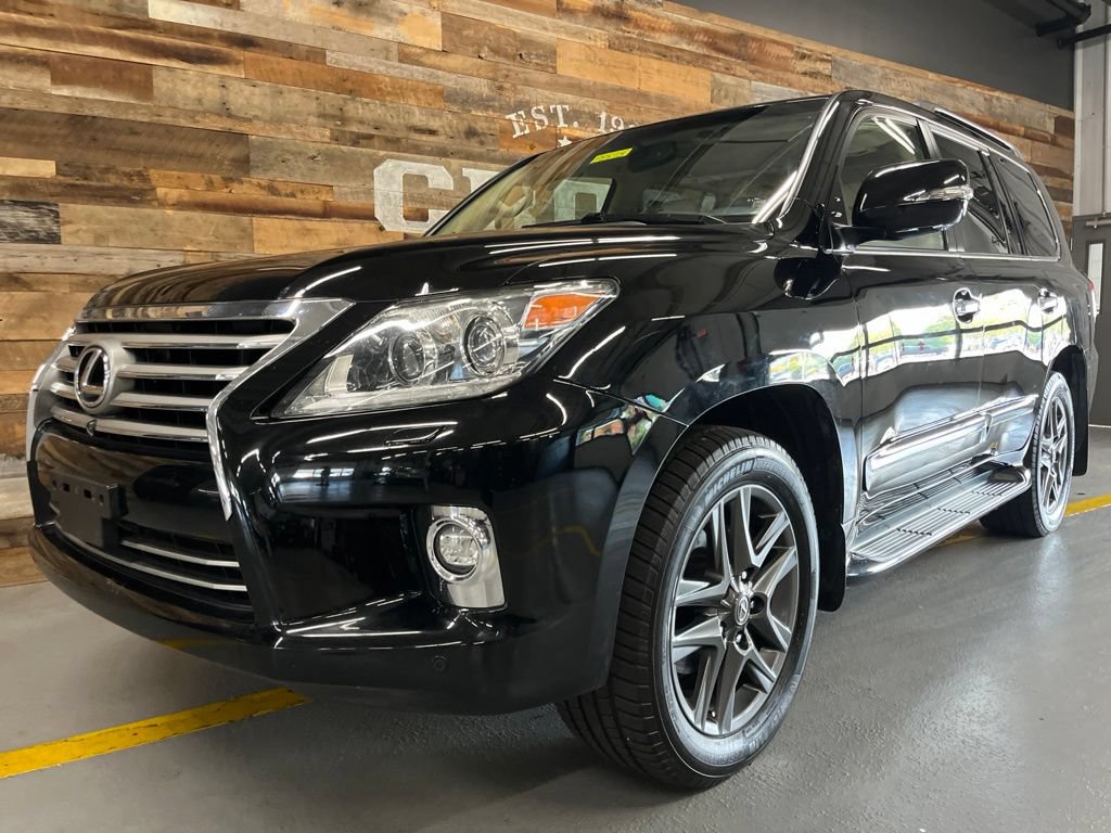 Used 2014 Lexus LX 570 4WD w/ Luxury Package image 14