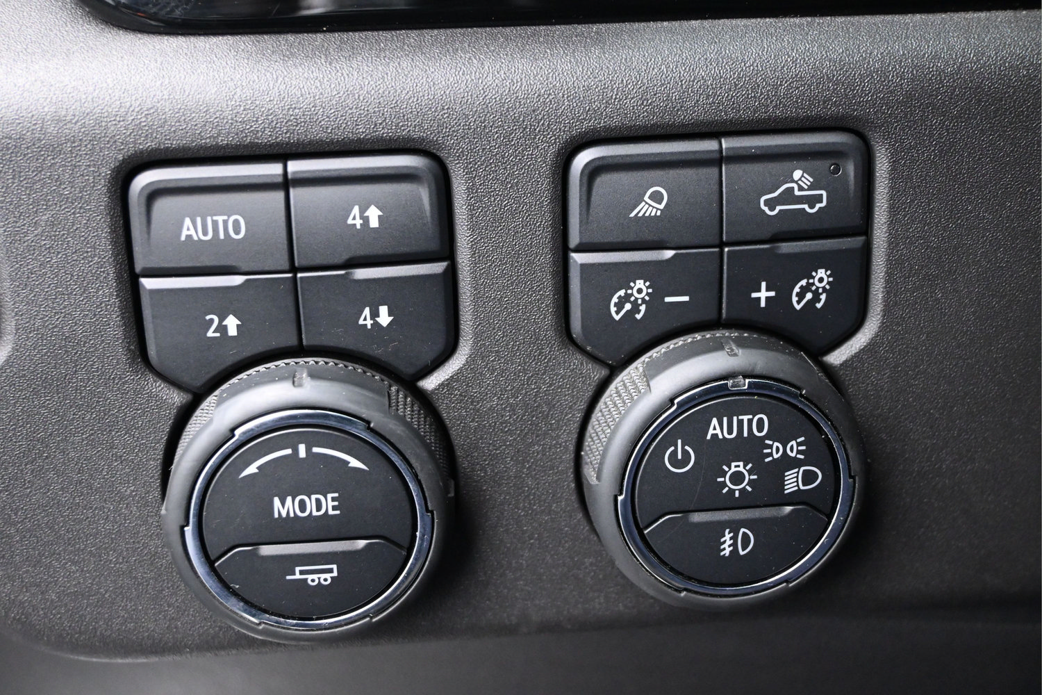 Used 2024 Chevrolet Silverado 1500 ZR2 w/ Technology Package AWD/4WD image 24