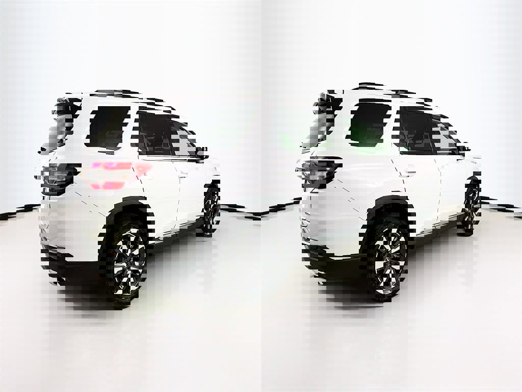 New 2025 Honda Pilot Touring image 6