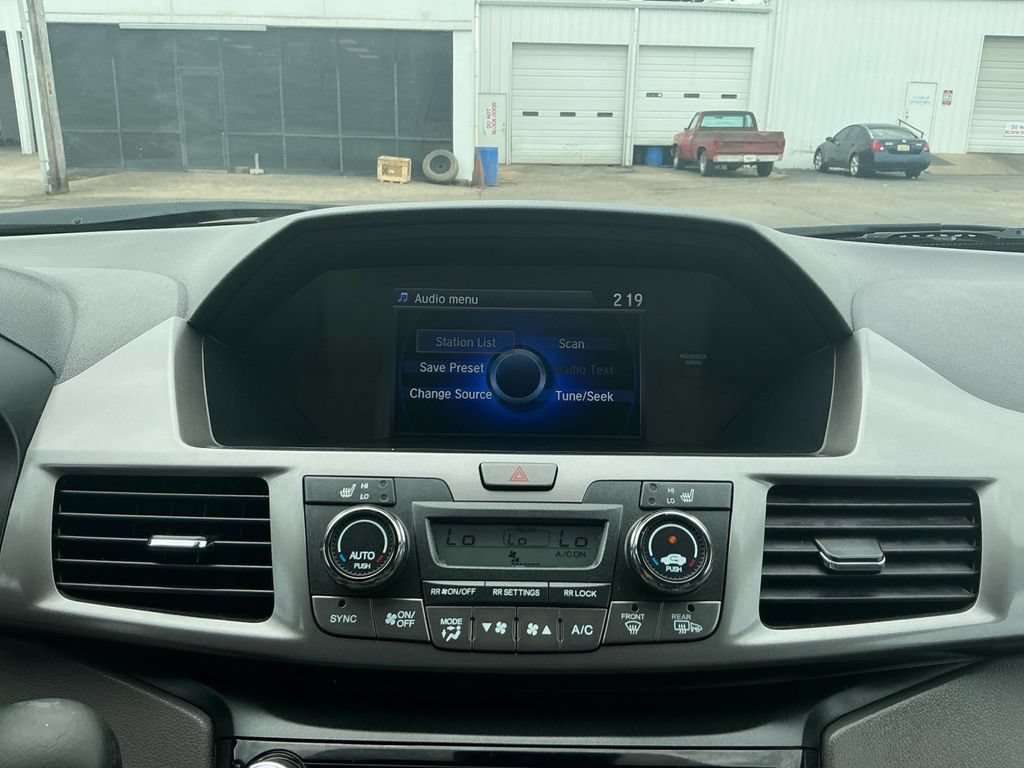 Used 2015 Honda Odyssey EX-L image 26