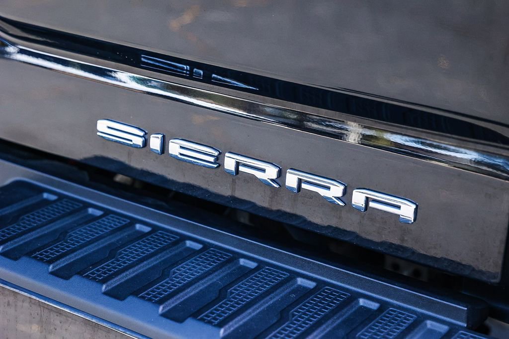 Used 2021 GMC Sierra 2500 Denali w/ Denali Black Diamond Edition image 13