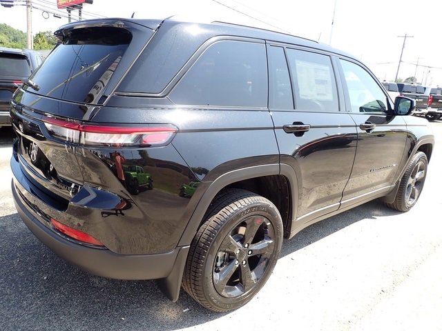 New 2025 Jeep Grand Cherokee Limited w/ Black Appearance Package image 7