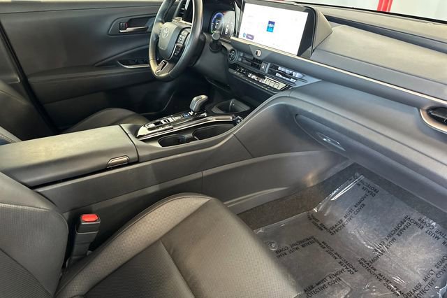 Certified 2024 Toyota Crown AWD/4WD image 19
