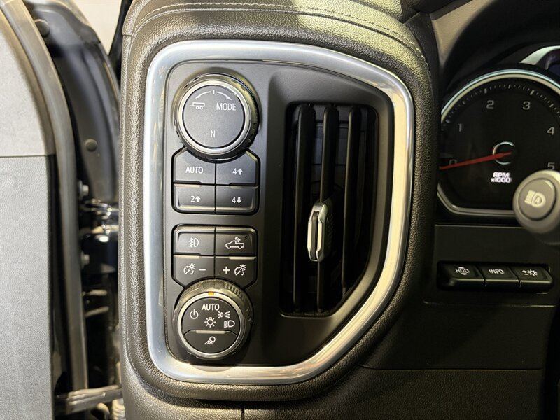Used 2021 Chevrolet Silverado 2500 LTZ AWD/4WD image 16