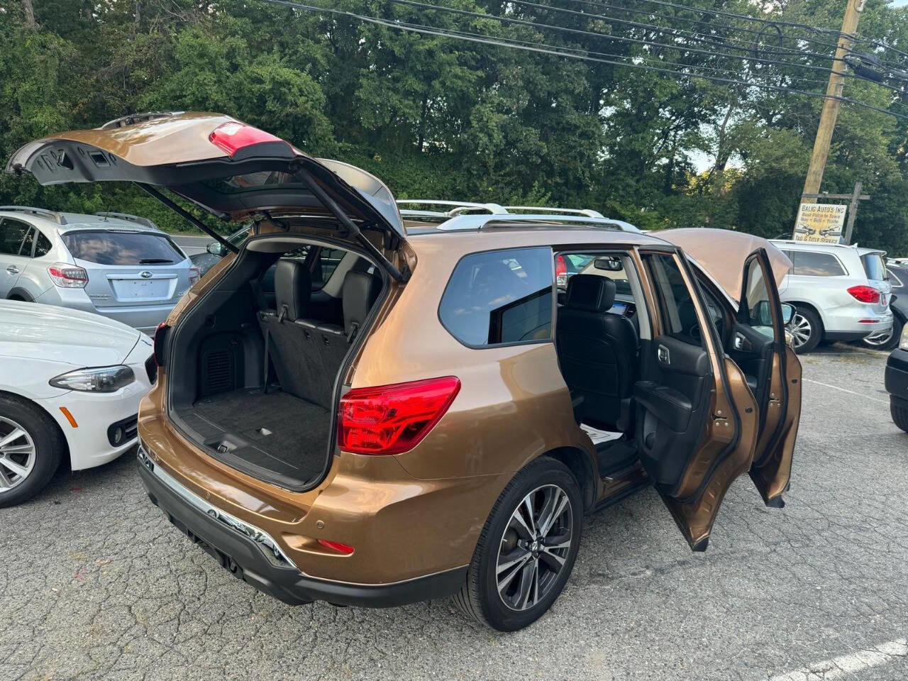 Used 2017 Nissan Pathfinder Platinum w/ Family Entertainment Package image 9