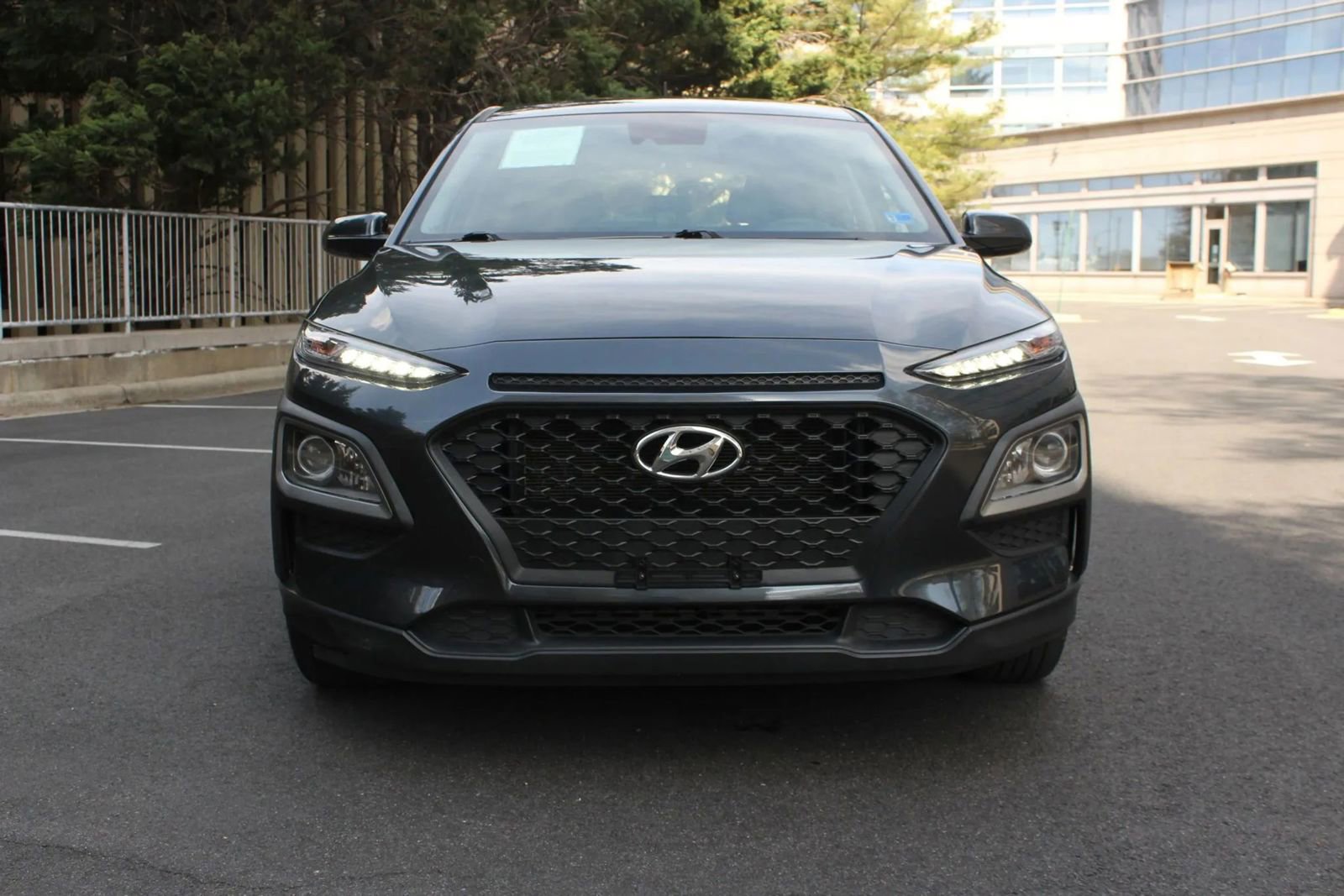 Used 2021 Hyundai Kona SE AWD/4WD image 3