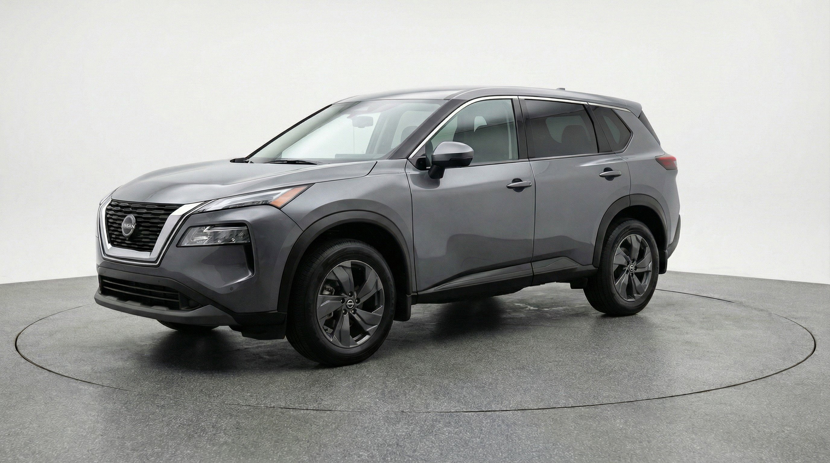 Used 2025 Nissan Rogue SV image 3