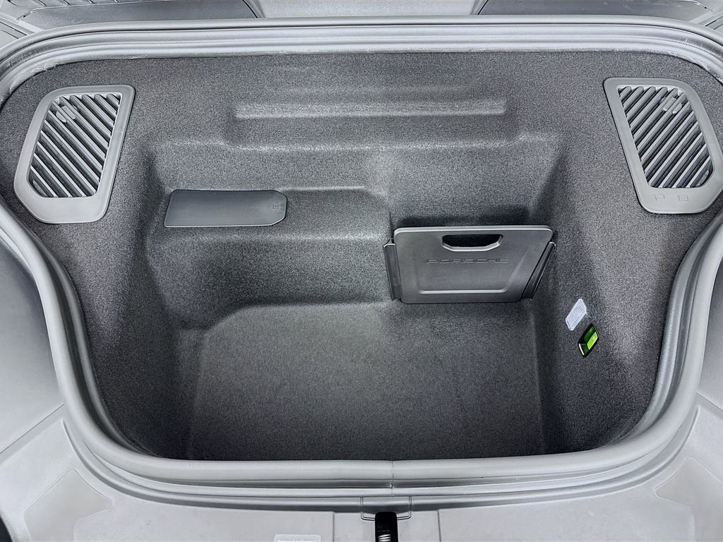 New 2026 Porsche Macan Electric image 34