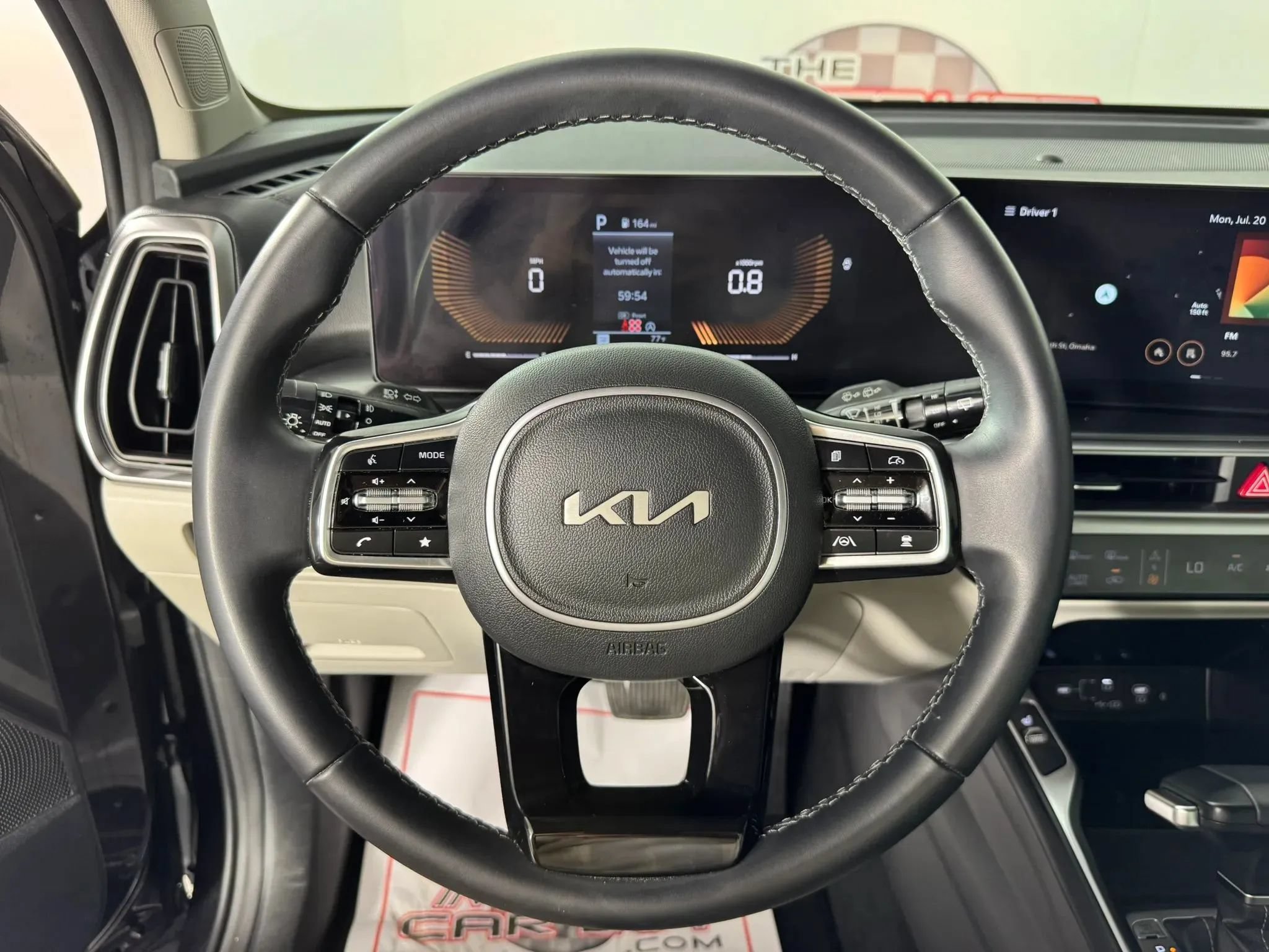 Used 2025 Kia Sorento EX AWD/4WD image 13