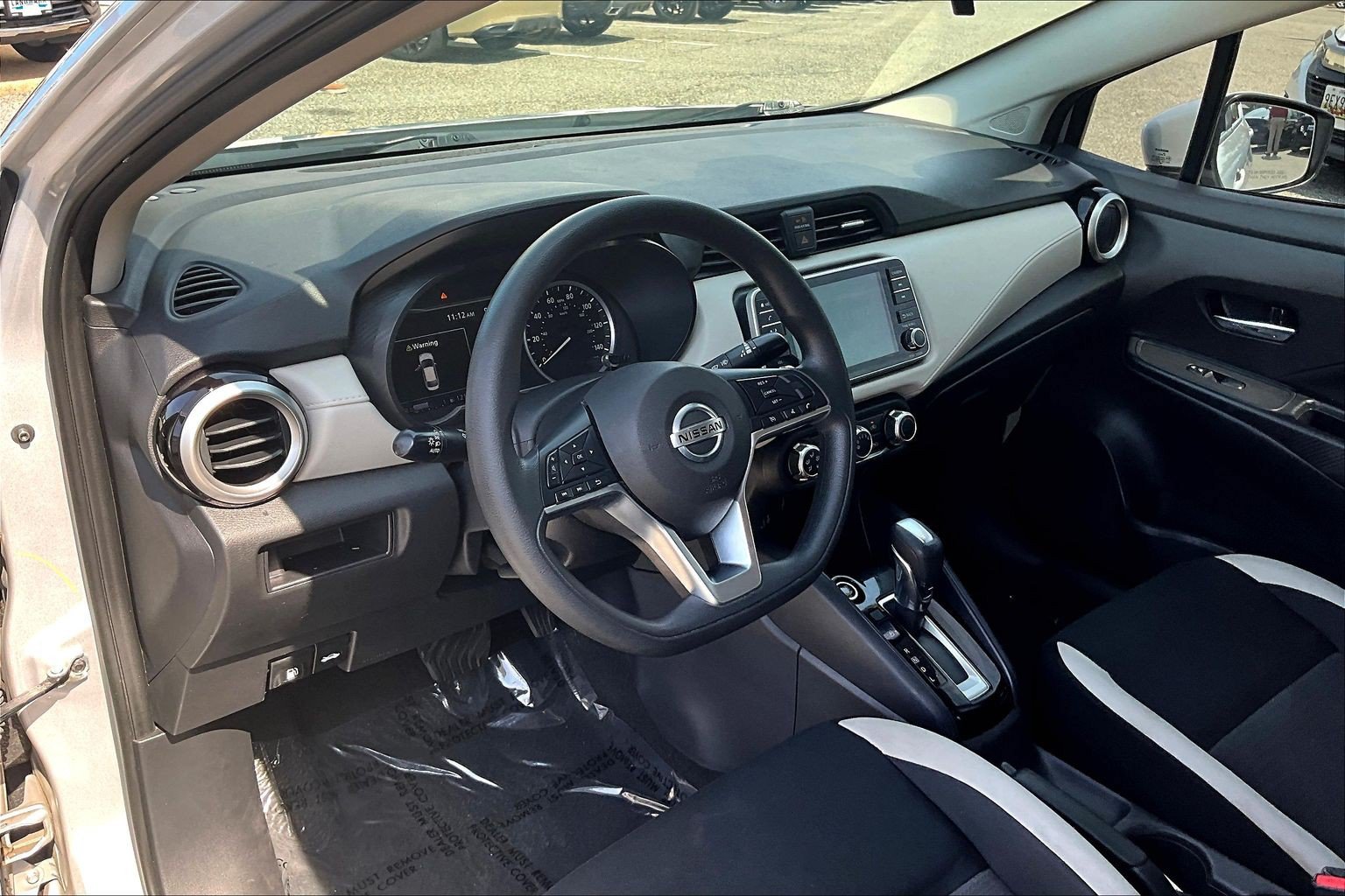 Used 2021 Nissan Versa SV FWD image 13