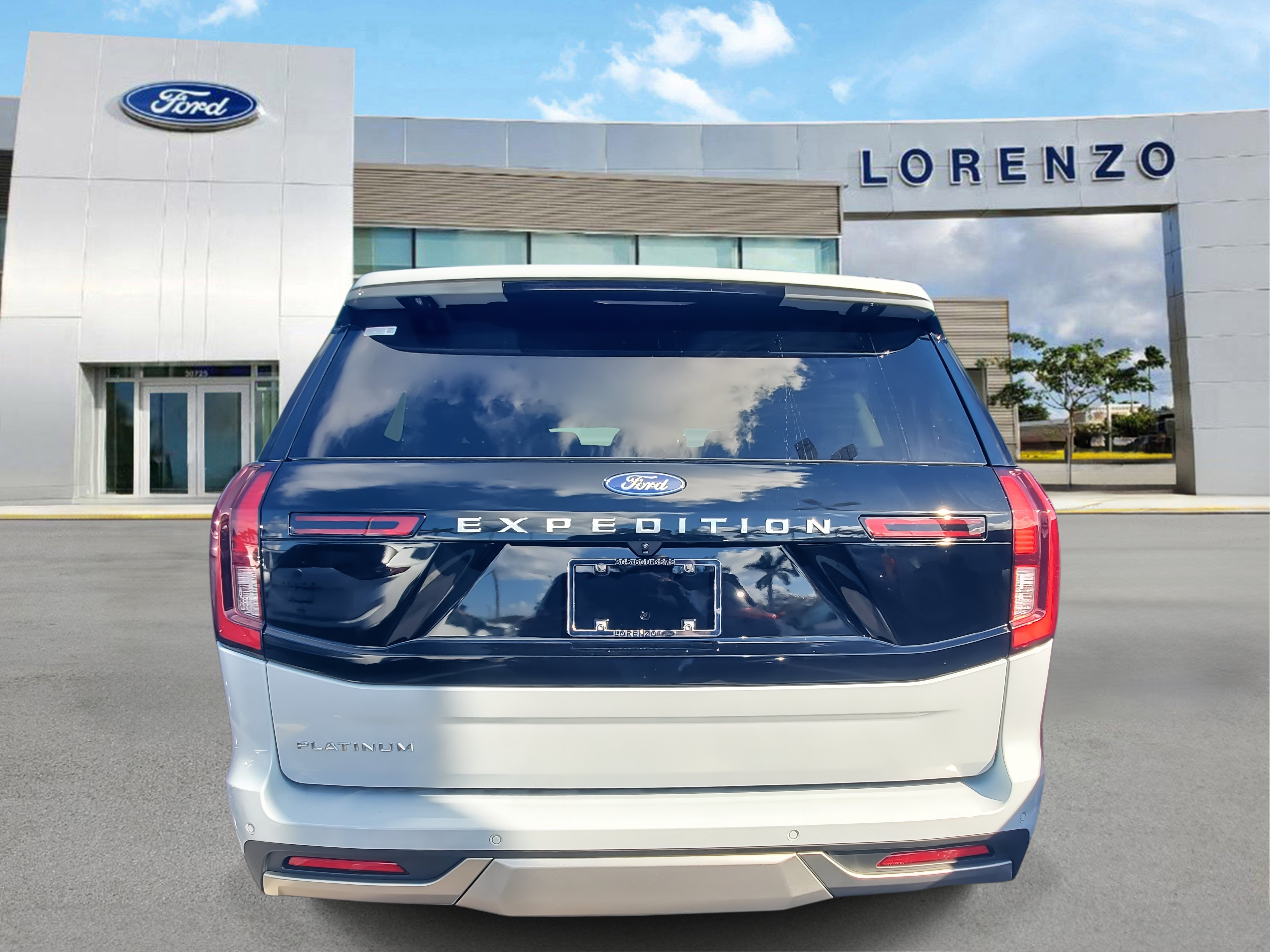 New 2026 Ford Expedition Platinum w/ Driver's Package AWD/4WD image 4