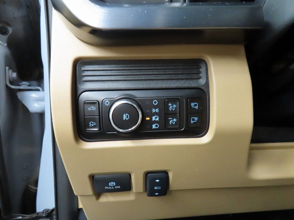 Used 2025 Ford F350 Lariat image 46