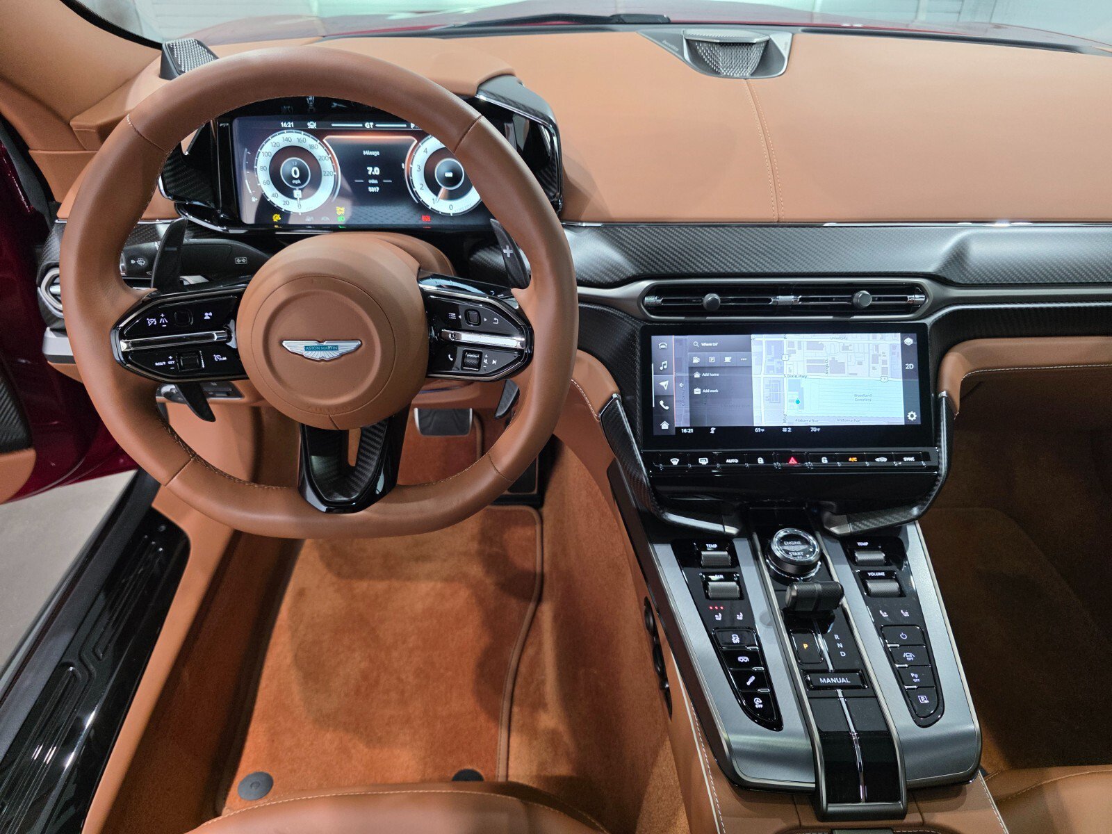 Used 2025 Aston Martin Vanquish RWD image 10