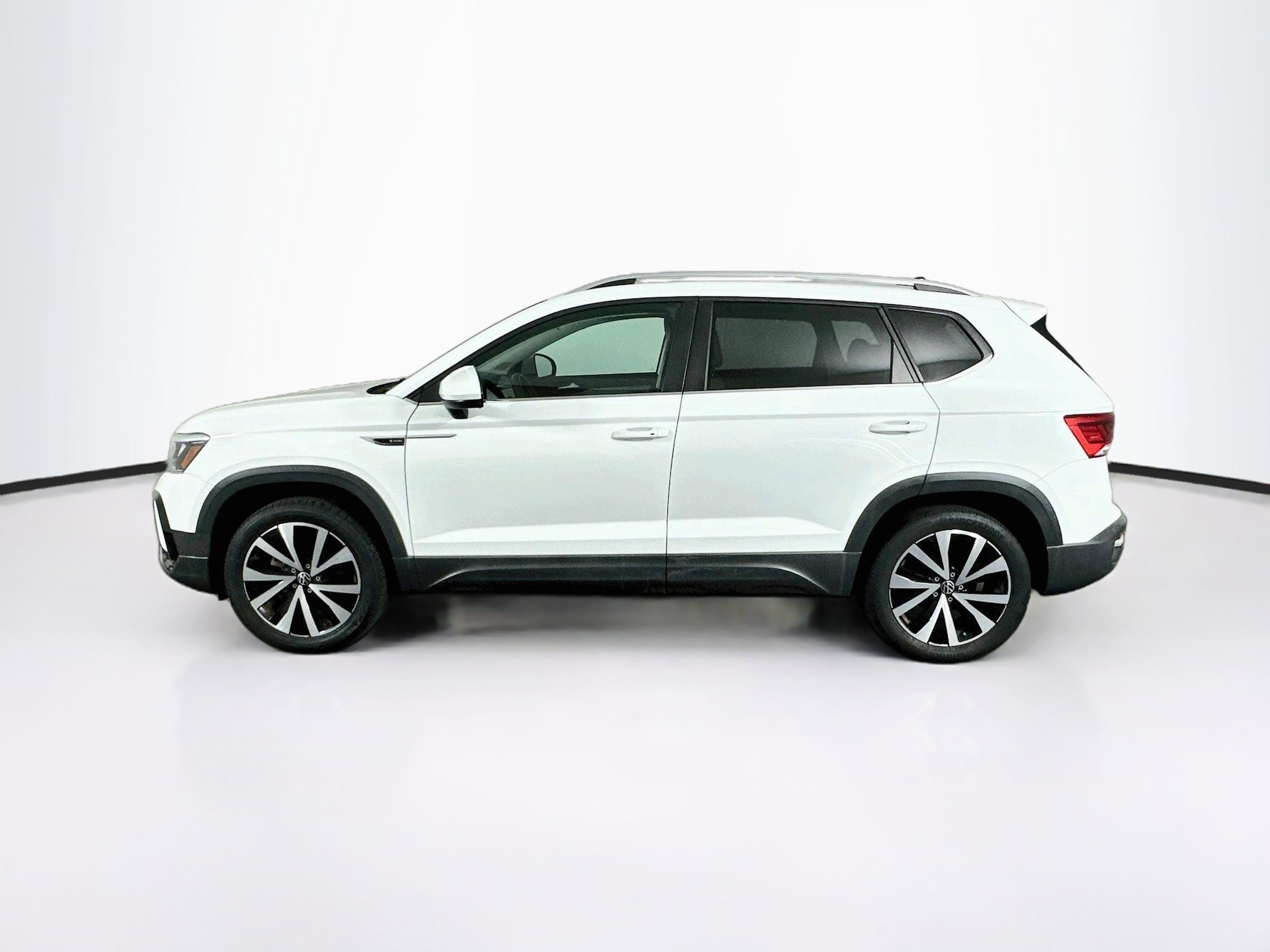 Used 2022 Volkswagen Taos SE AWD/4WD image 4