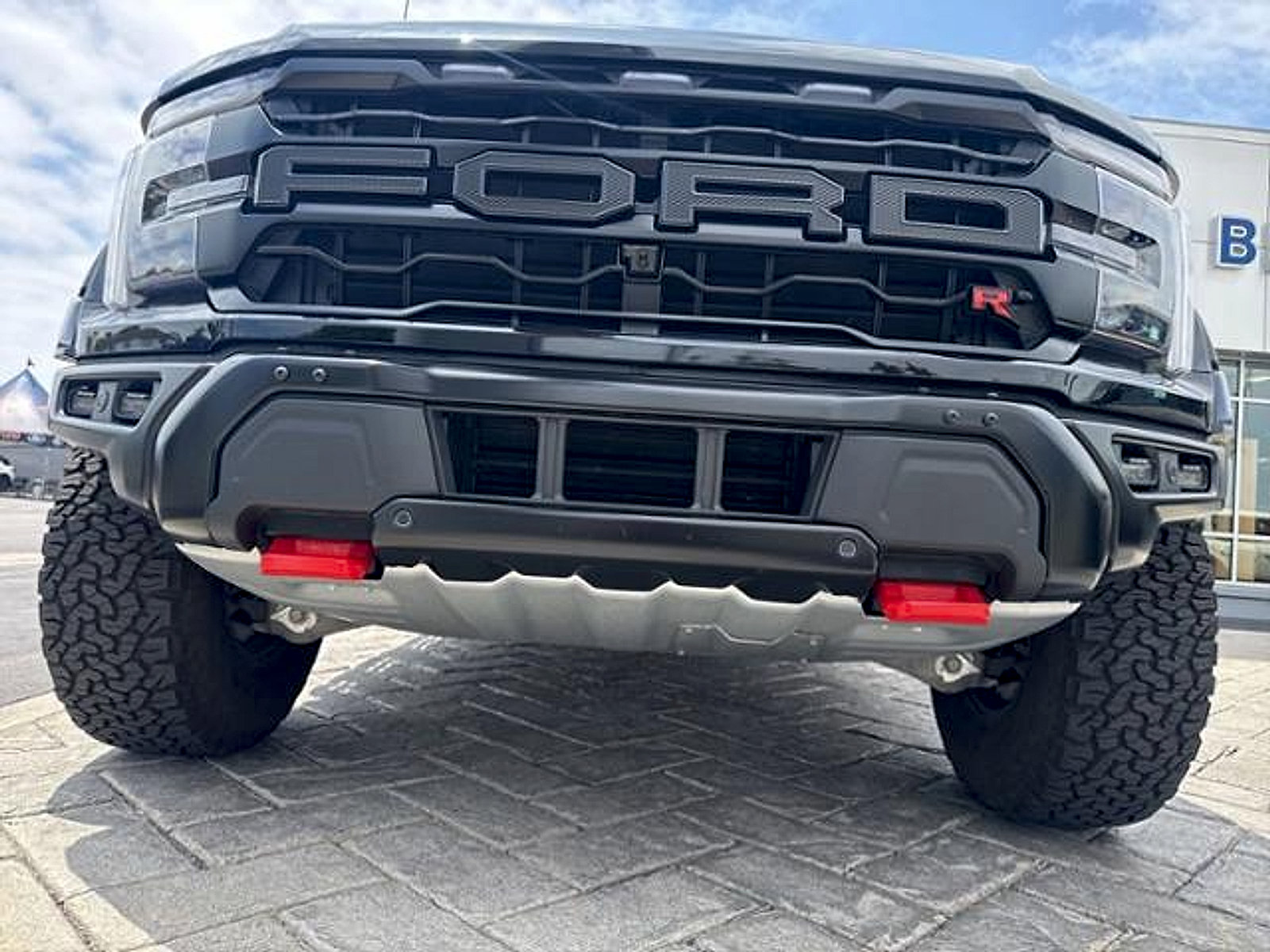 Used 2025 Ford F150 Raptor w/ Equipment Group 803A Raptor R AWD/4WD image 33