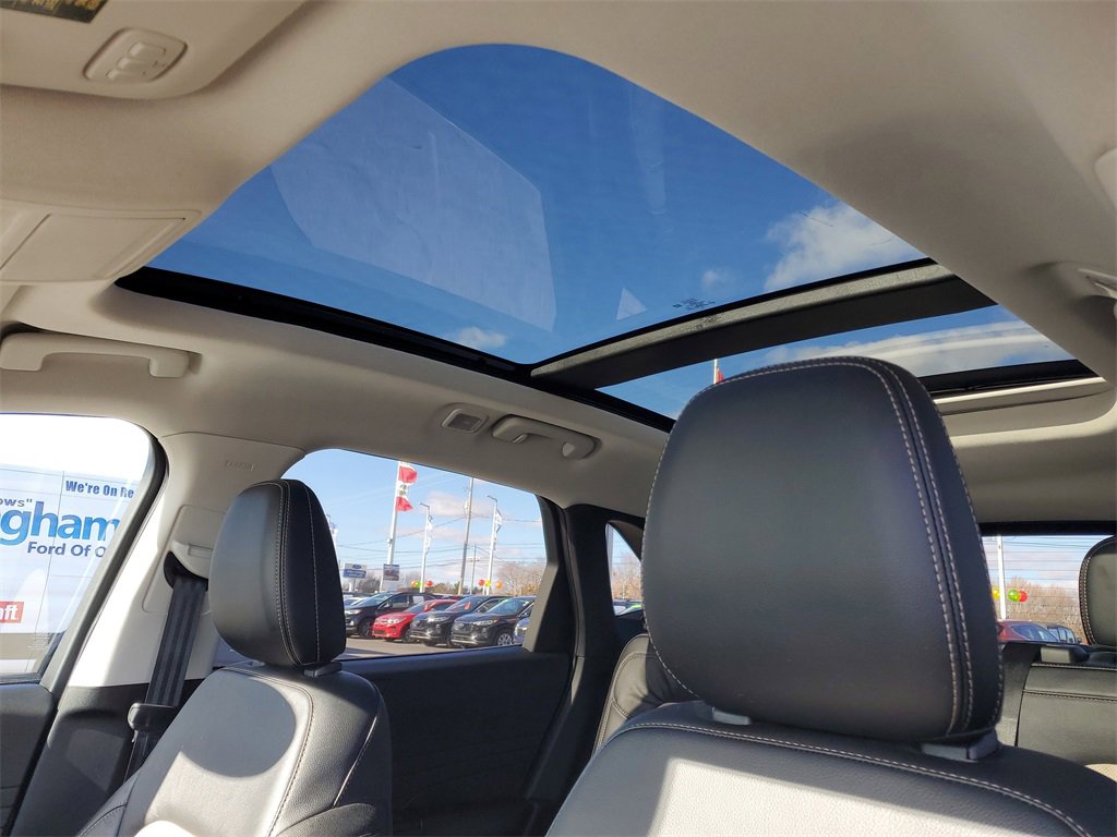 Used 2022 Ford Escape Titanium w/ Titanium Elite Package image 7